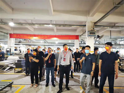 箭牌家居定制全國VIP經(jīng)銷商走進(jìn)三水制造基地暨總部展廳參觀與技術(shù)交流活動紀(jì)實